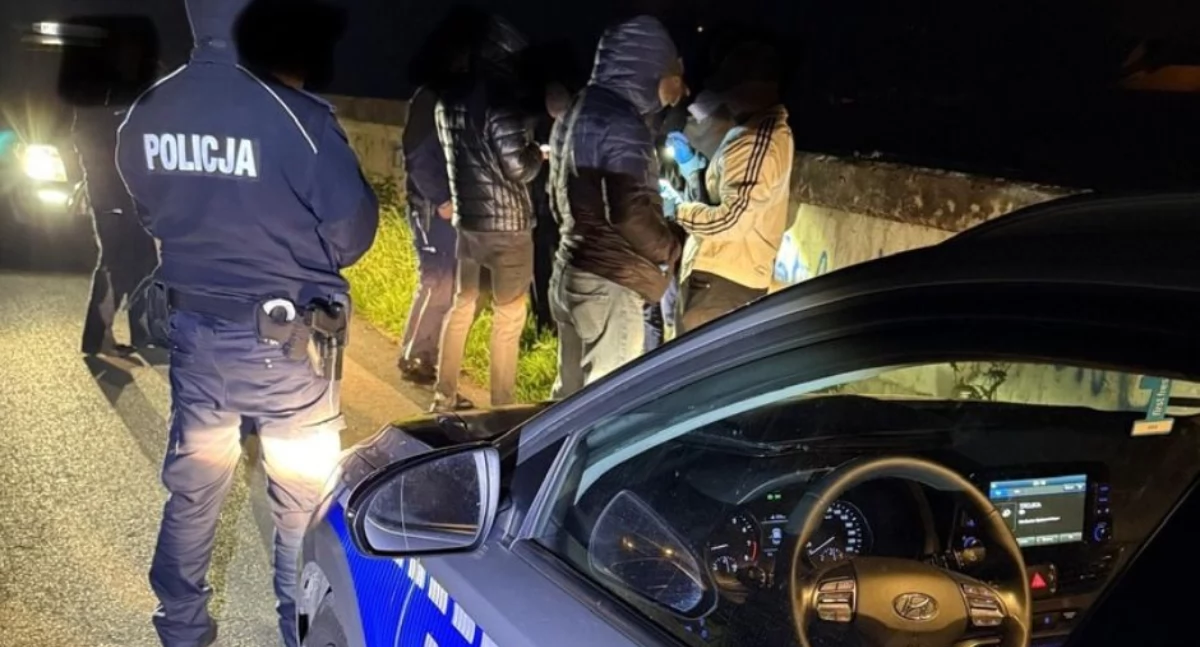 Zatrzymania, Szeroko zakrojona akcja policji Nowym Targu mandaty zatrzymania narkotyki - zdjęcie, fotografia