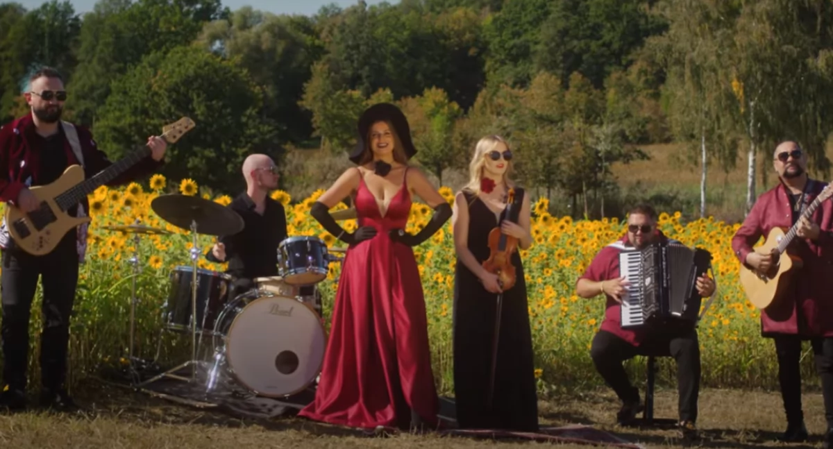 Muzyka, Premiera nowego singla Megitzy „Pokusa Temptation” - zdjęcie, fotografia