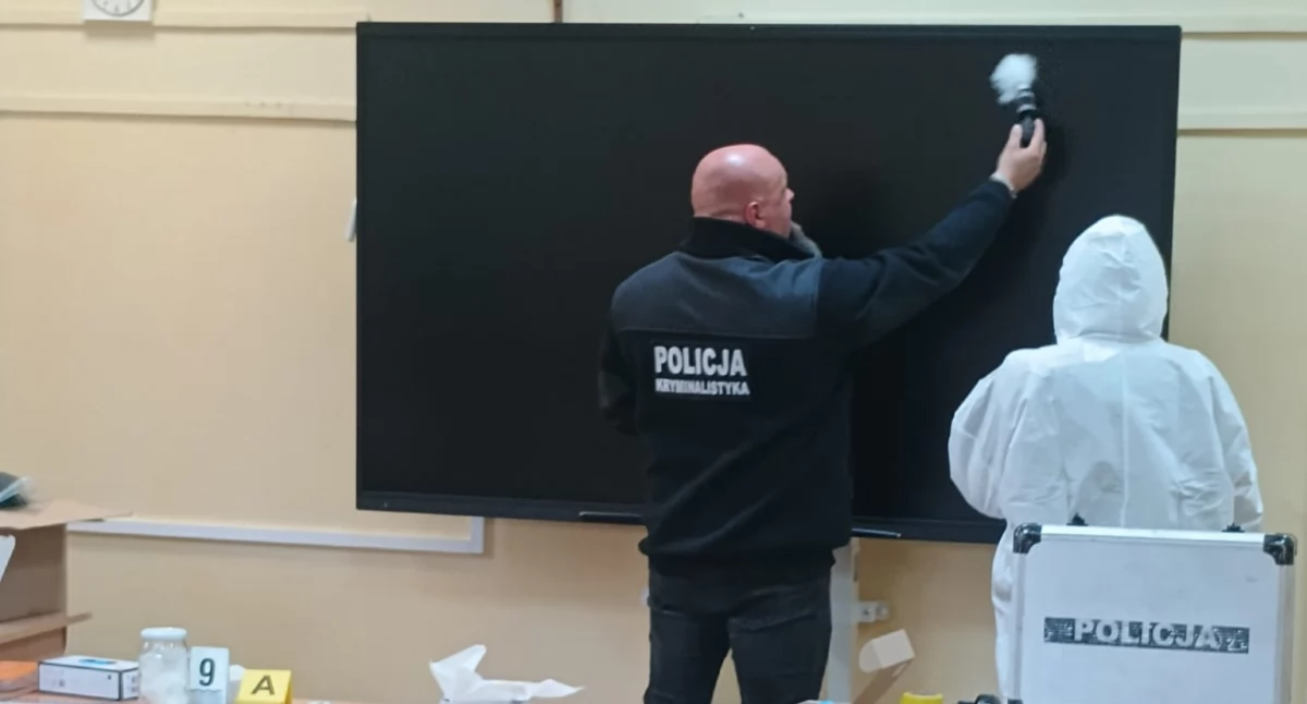 Edukacja, Bibliotek Szczawnicy młodzi detektywi uczą policjantów - zdjęcie, fotografia