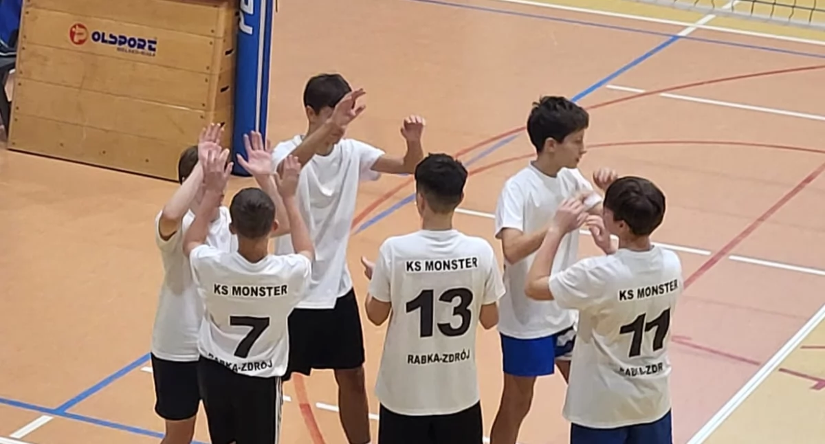 Piłka siatkowa, Monster Rabka zadebiutuje rozgrywkach Małopolskiego Związku Piłki Siatkowej - zdjęcie, fotografia