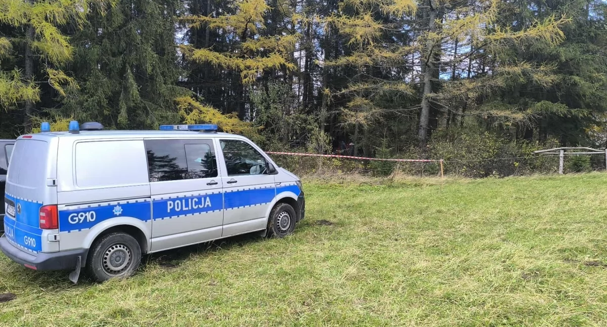 Policyjne, Zmarły biwaku Nowej Białej policjantem - zdjęcie, fotografia