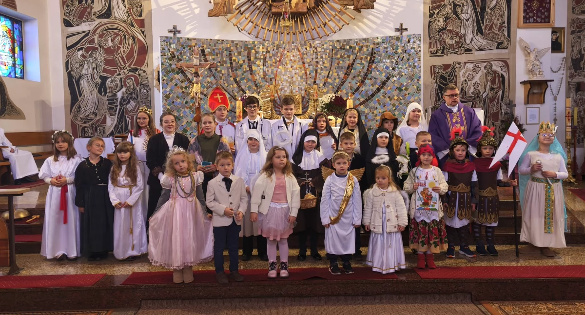 Religia, Korowód Świętych Podczerwonem dzieci przypomniały wartościach wierze - zdjęcie, fotografia