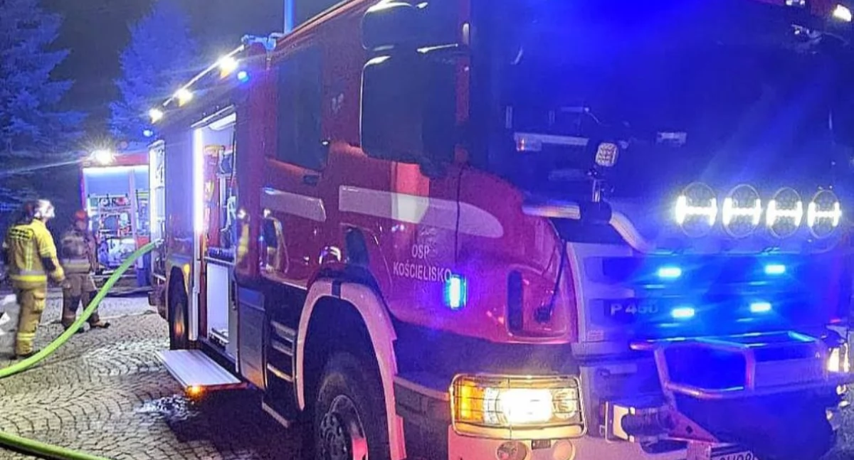 Pożary, Pożar sauny pensjonacie Kościelisku osób ewakuowanych - zdjęcie, fotografia