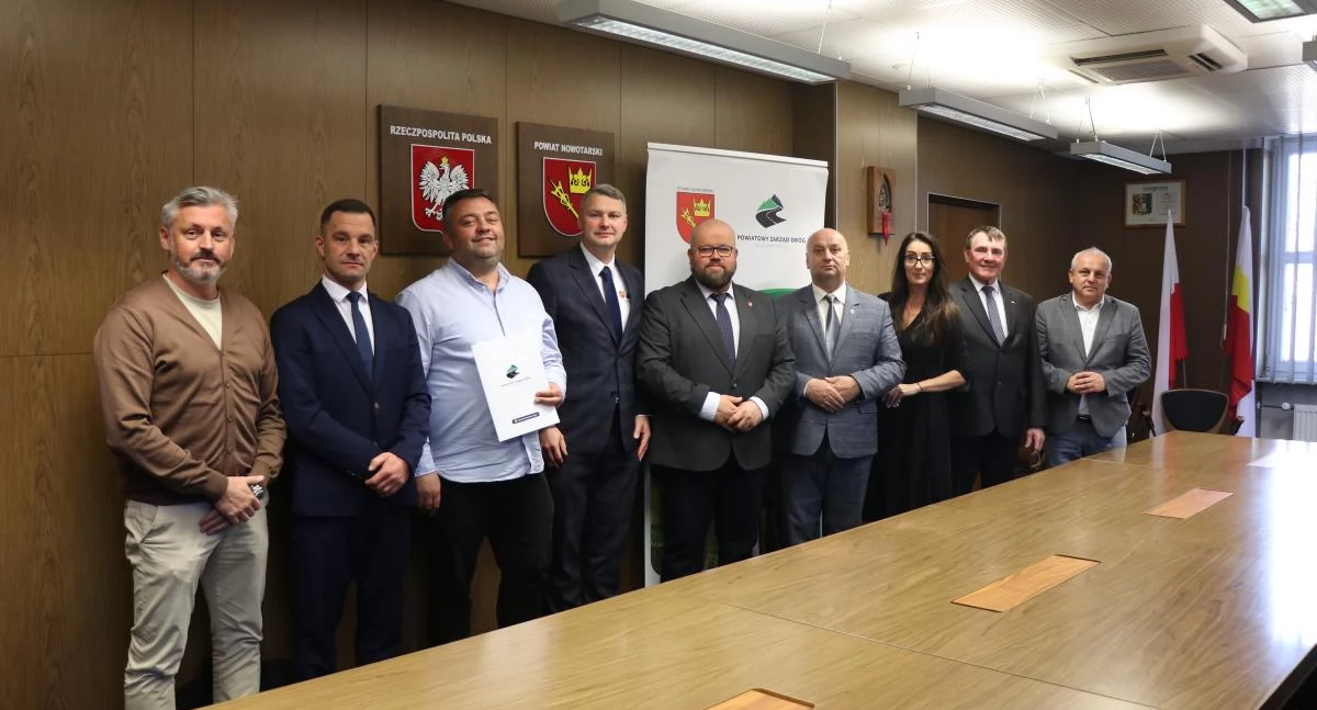 Drogi, Rozbudowa drogi Jabłonka Lipnica Mała podpisano umowę realizację inwestycji - zdjęcie, fotografia