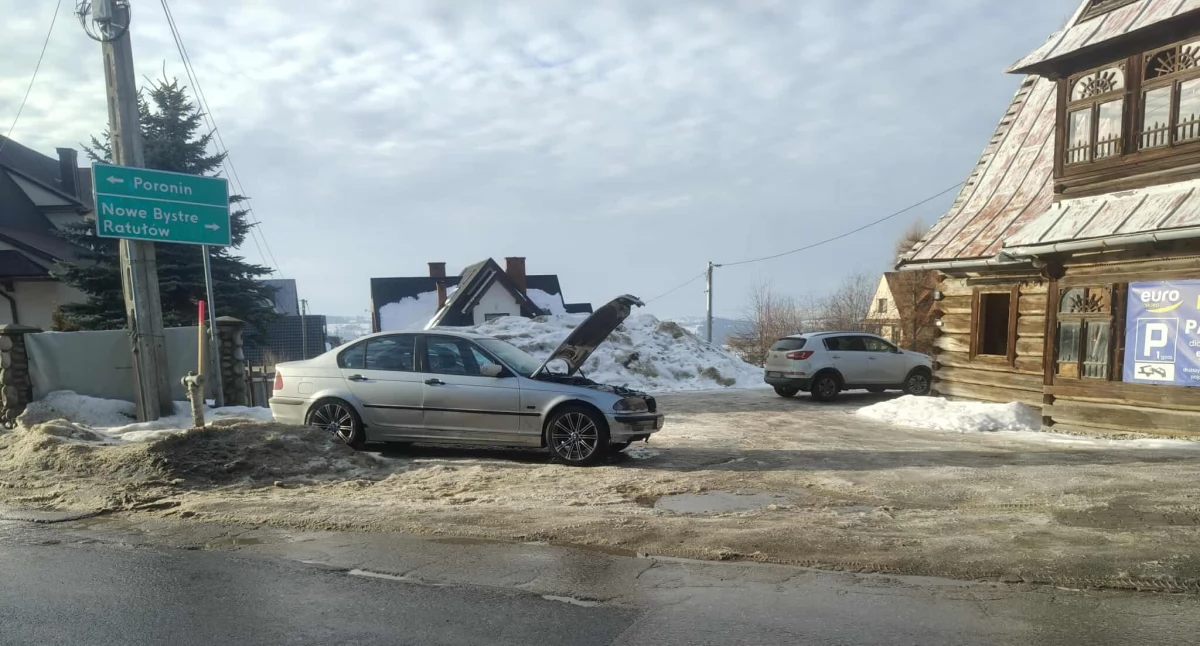 Pożary, Pożar samochodu Zębie - zdjęcie, fotografia