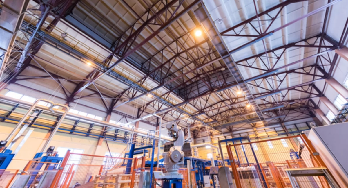 Różne, oświetlenie zwiększa bezpieczeństwo pracy maszynach - zdjęcie, fotografia