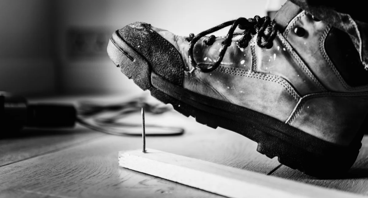 Różne, dobrać obuwie ochronne zapewniło bezpieczeństwo wygodę - zdjęcie, fotografia