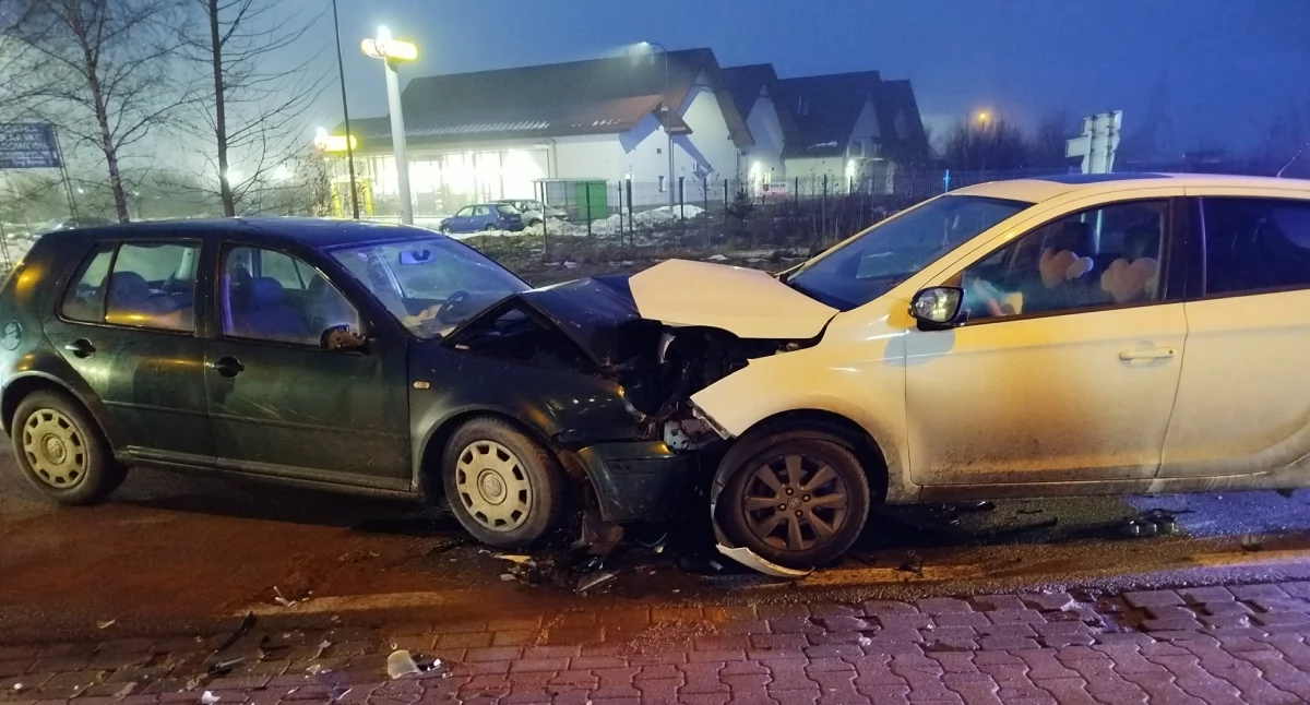 Wypadki, Zderzenie czołowe Pawła Nowym Targu - zdjęcie, fotografia