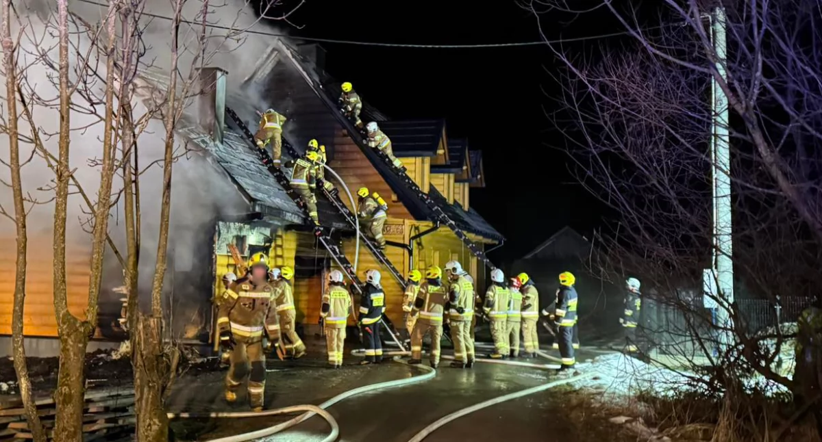 Pożary, Pożar zabudowań Zubrzycy Górnej - zdjęcie, fotografia
