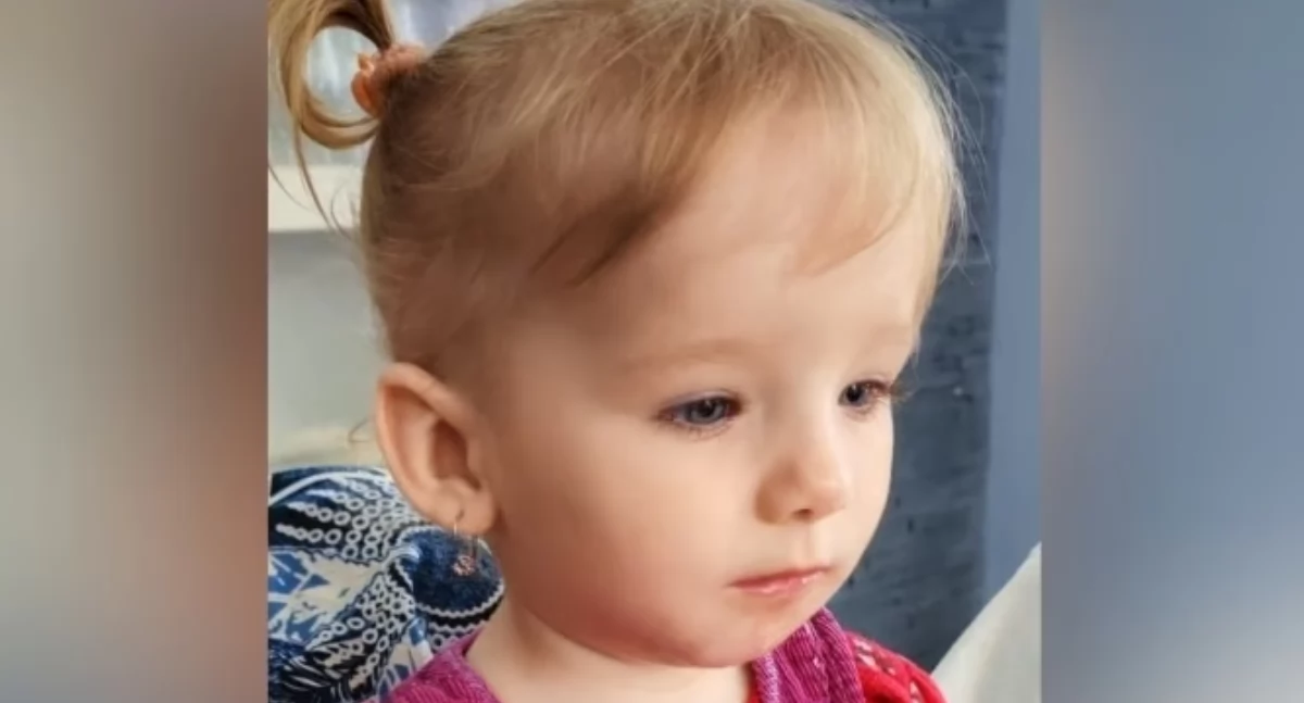 Pomoc charytatywna, zbiórka rehabilitację dwuletniej Julii Frydmana - zdjęcie, fotografia