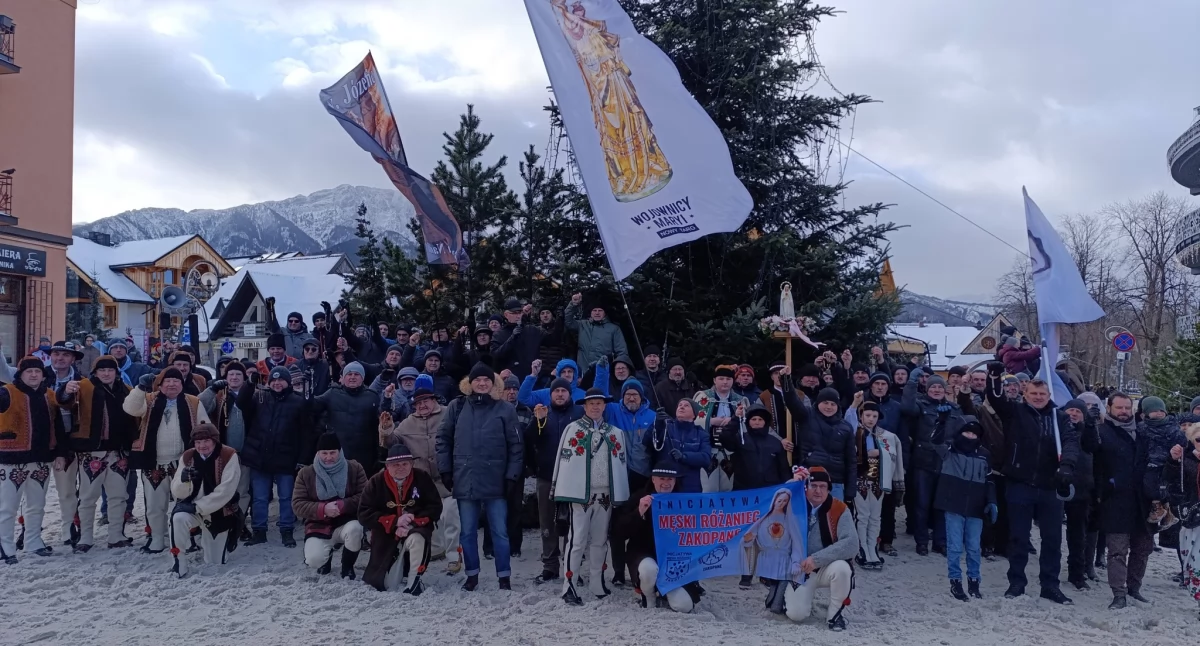 Religia, rozpoczęty modlitwy Męski Różaniec spotkanie opłatkowe Zakopanem - zdjęcie, fotografia