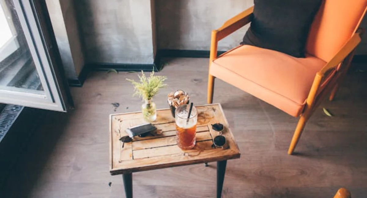 Różne, Stół kwadratowy rozkładany funkcjonalne rozwiązanie małych przestrzeni - zdjęcie, fotografia