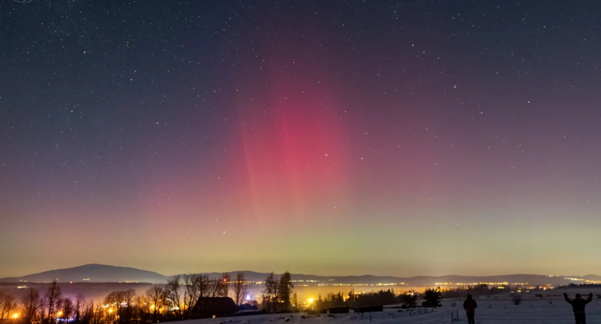 Przyroda, Zorza polarna Podhalem Jakub Grygiel wyjaśnia polegało barwne zjawisko obserwowane ostatnich dniach - zdjęcie, fotografia