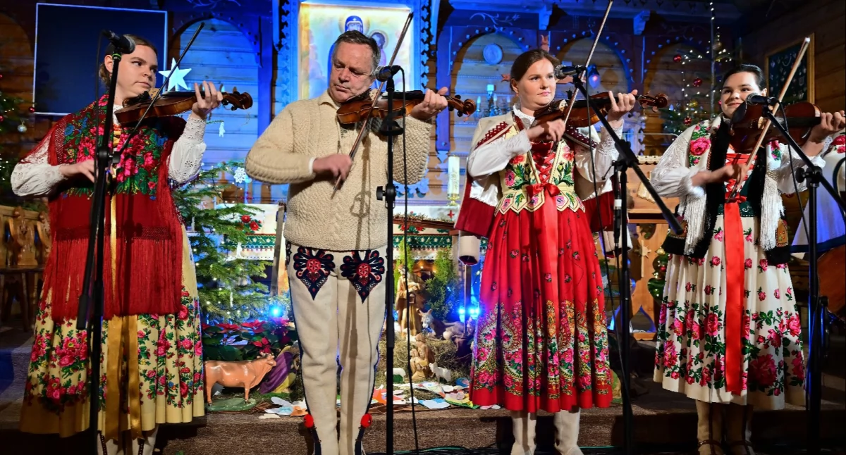 Koncerty, Kolędowanie Rodziny Lassaków „Heliosów” podczas festiwalu Giewontem - zdjęcie, fotografia