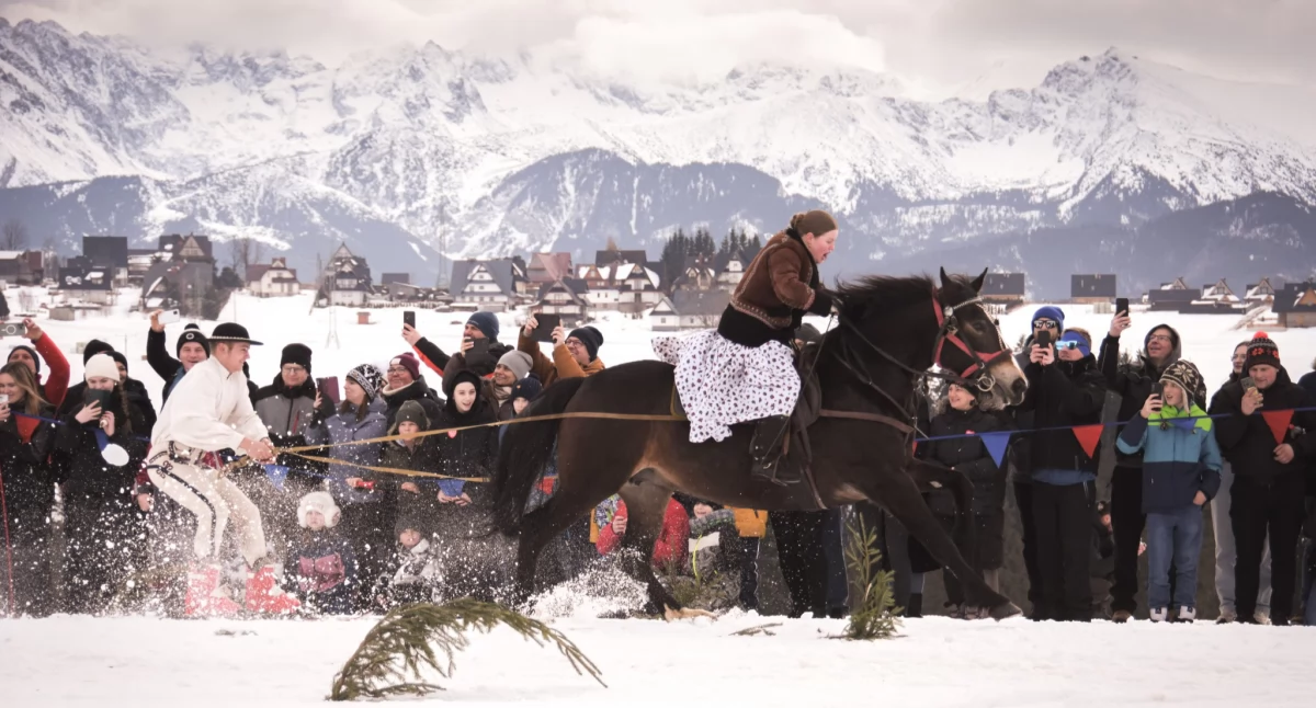Festyny i pikniki, Parada Gazdowska Bartolskim Wierchu Zębie - zdjęcie, fotografia