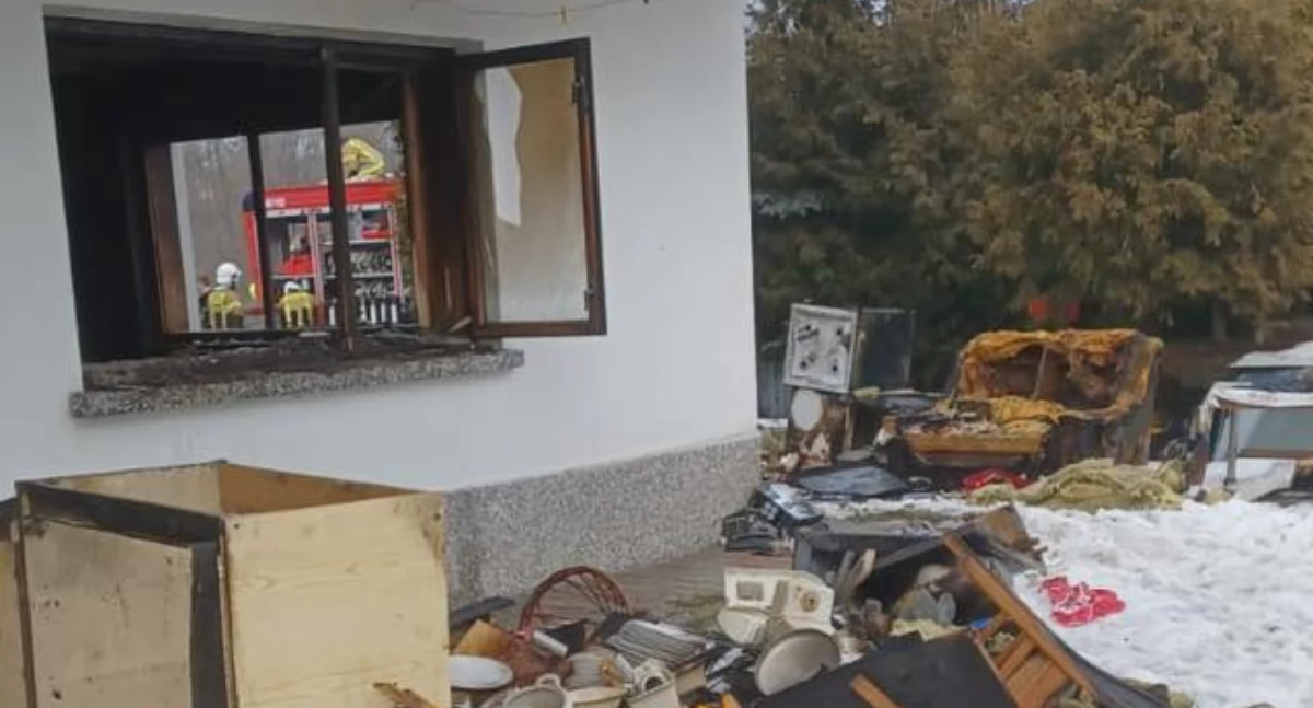Pożary, Pożar budynku mieszkalnego Lipnicy Małej - zdjęcie, fotografia
