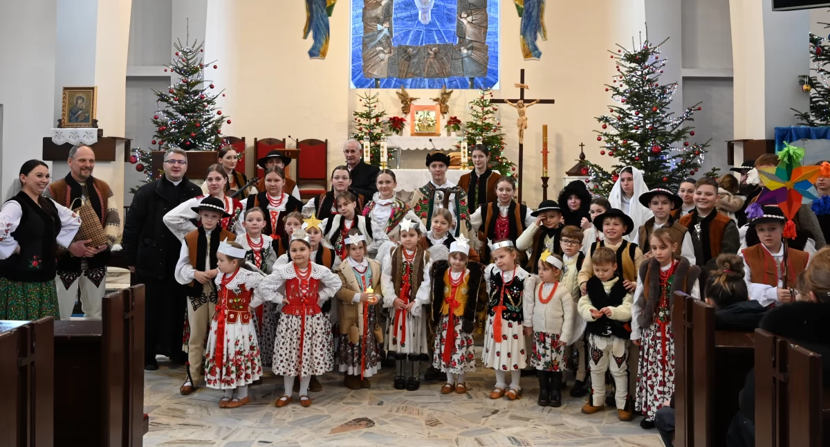 Religia, Napięty grafik zespołu Hyrni - zdjęcie, fotografia