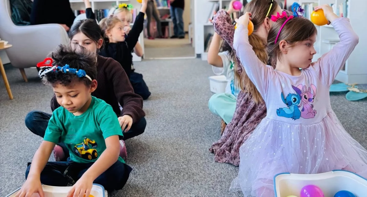 Edukacja, Kreatywne ferie zimowe Miejskiej Bibliotece Publicznej Nowym Targu przyciągnęły najmłodszych - zdjęcie, fotografia