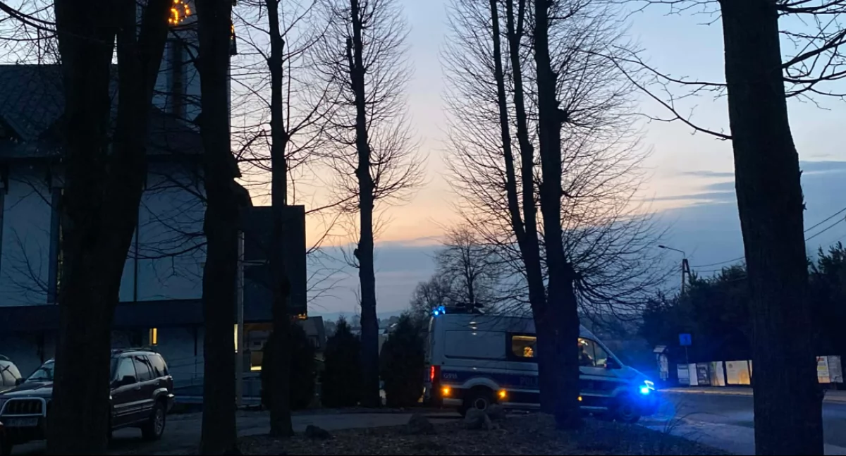 Wypadki, tragedii przed kościołem Skawie kierowca quada wpływem alkoholu doprowadził kolizji - zdjęcie, fotografia