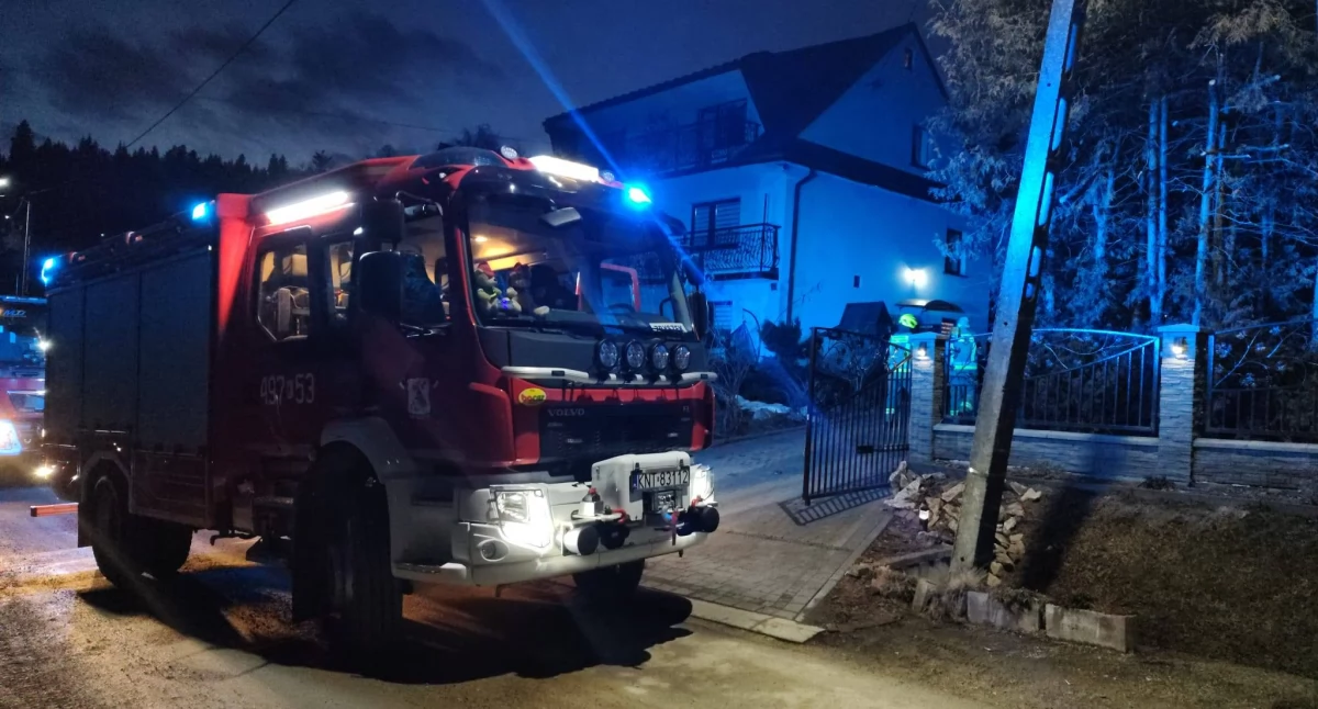 Pożary, Interwencja strażaków Falsztynie pożar sadzy budynku mieszkalnym - zdjęcie, fotografia