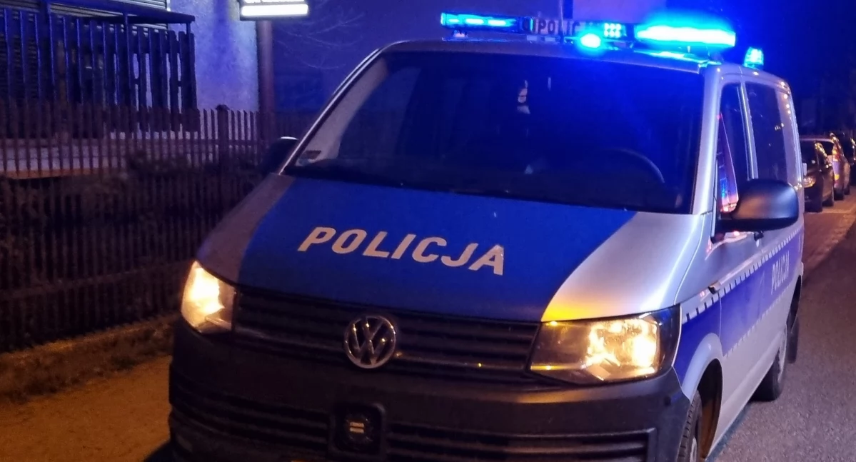 Zatrzymania, Wyprzedzał przed przejściem pieszych interweniował nieoznakowany radiowóz - zdjęcie, fotografia