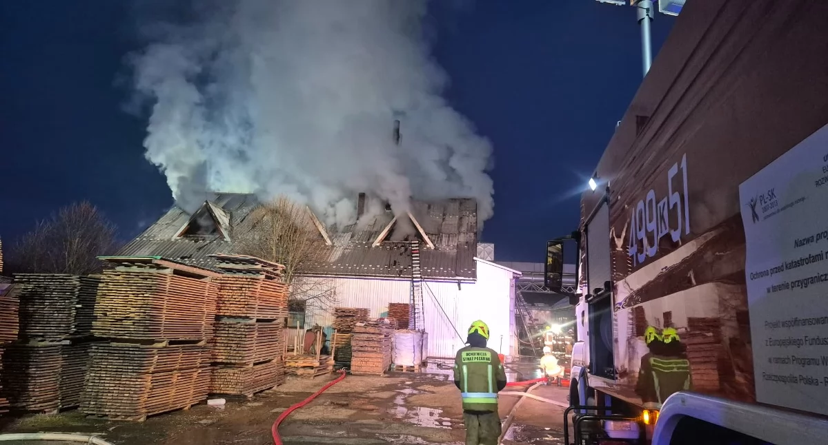 Pożary, Pożar zakładzie stolarskim Jabłonce - zdjęcie, fotografia