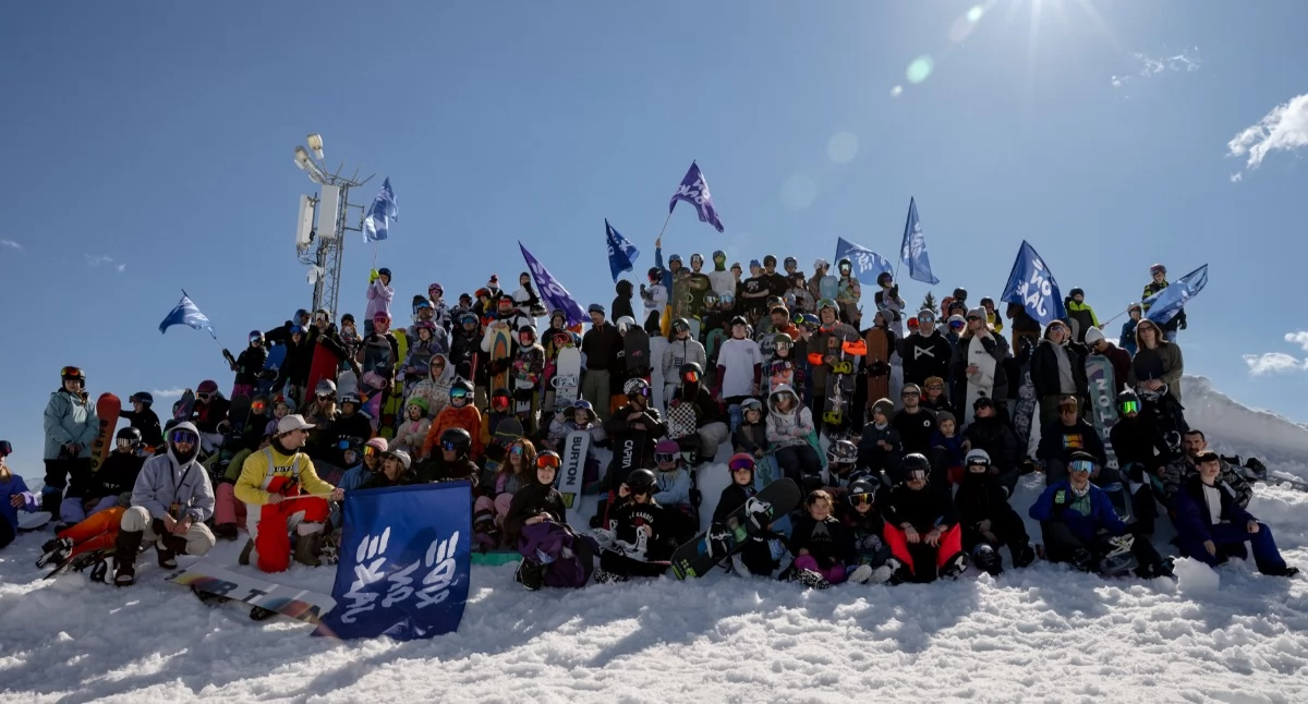 Narty, Warta Brelok Banked Slalom ponad snowboardzistów zacięty pojedynek olimpijczyków - zdjęcie, fotografia