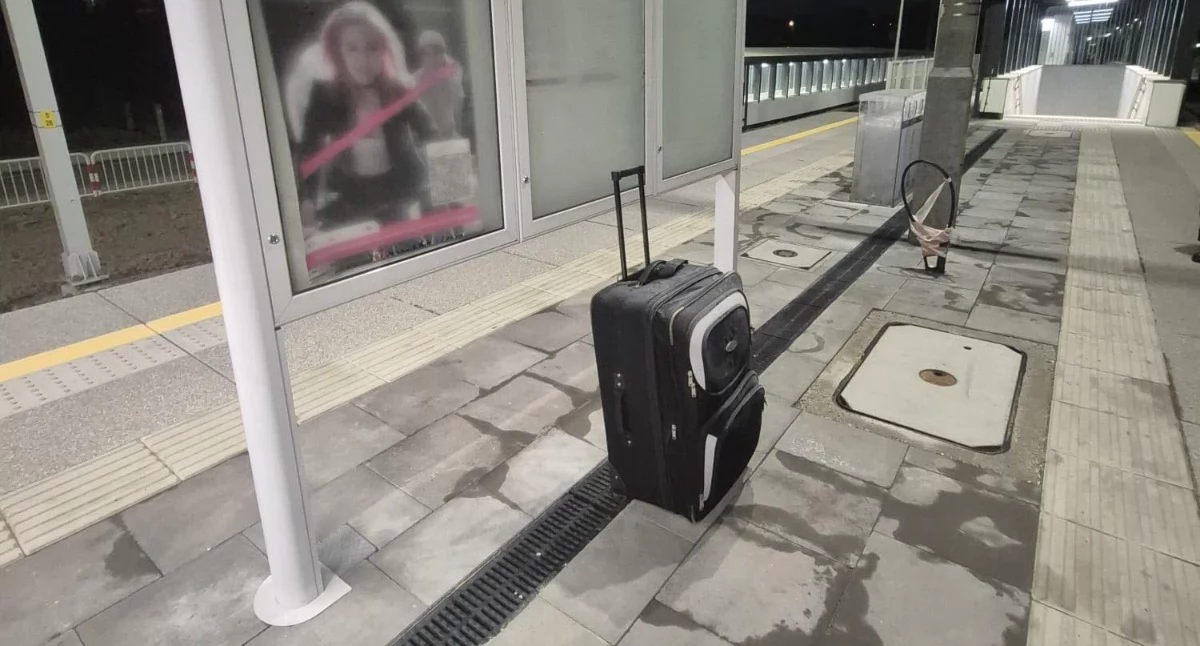 Informacje 112, Porzucona walizka peronie Służby sprawdziły podejrzany bagaż - zdjęcie, fotografia