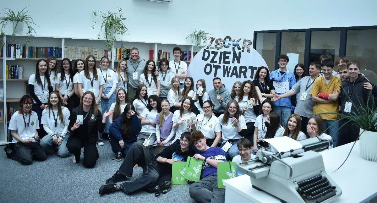 Edukacja, Blisko tysiąc ósmoklasistów Otwartym ZSCKR wielkie zainteresowanie ofertą szkoły - zdjęcie, fotografia