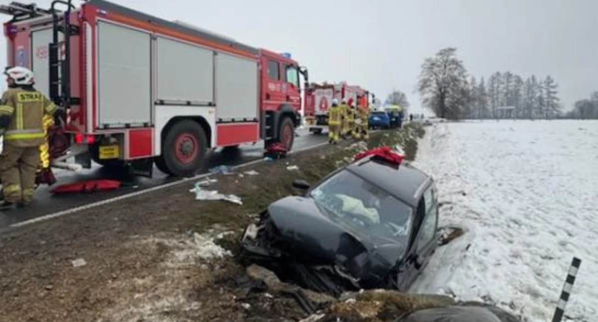 Wypadki, Groźny wypadek Czarnym Dunajcu cztery osoby ranne dzieci - zdjęcie, fotografia