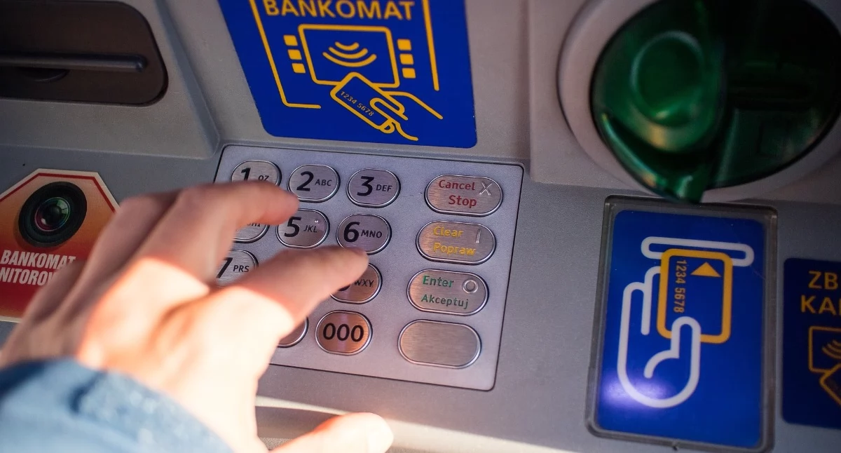 Zatrzymania, Nieudane włamania bankomatów Podhalu policja zatrzymała podejrzanych - zdjęcie, fotografia