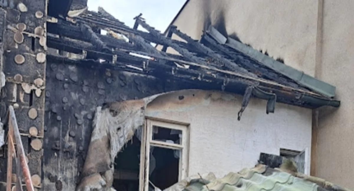 Pomoc charytatywna, Rodzina straciła dorobek życia potrzebna pomoc pożarze Suchej Beskidzkiej - zdjęcie, fotografia