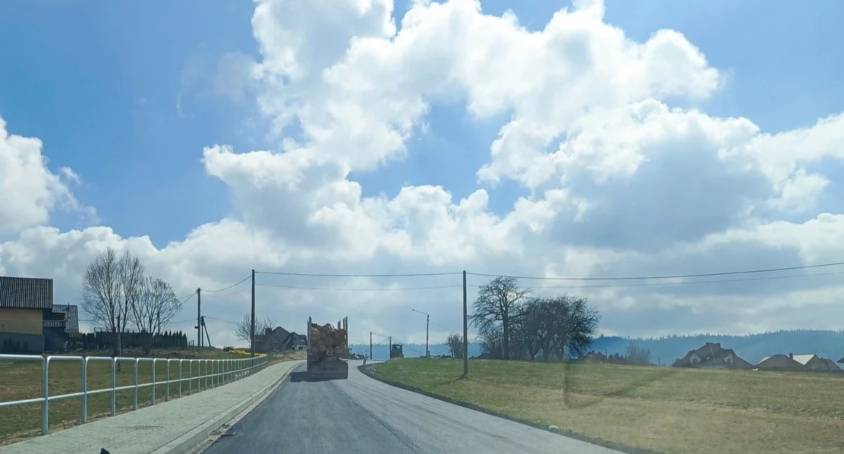 Drogi, Przebudowa drogi Spytkowicach przyspiesza prace wróciły przerwie - zdjęcie, fotografia