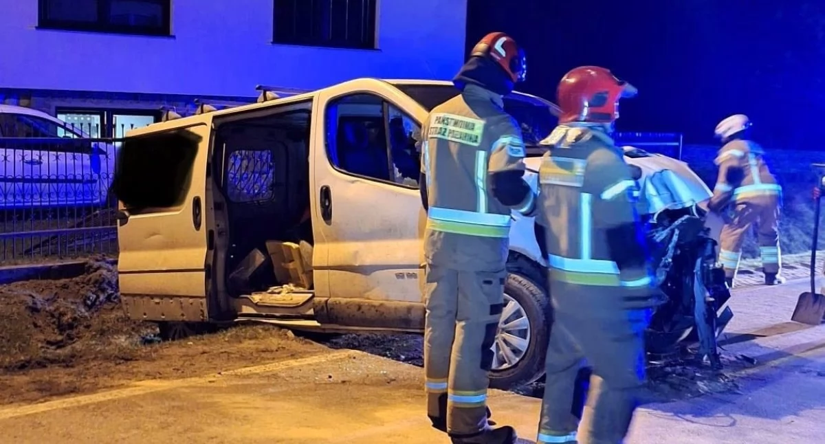 Wypadki, Interwencja Starem Bystrem miejscu straż policja - zdjęcie, fotografia