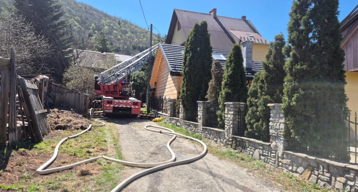 Pożary, Pożar elewacji budynku Szczawnicy - zdjęcie, fotografia