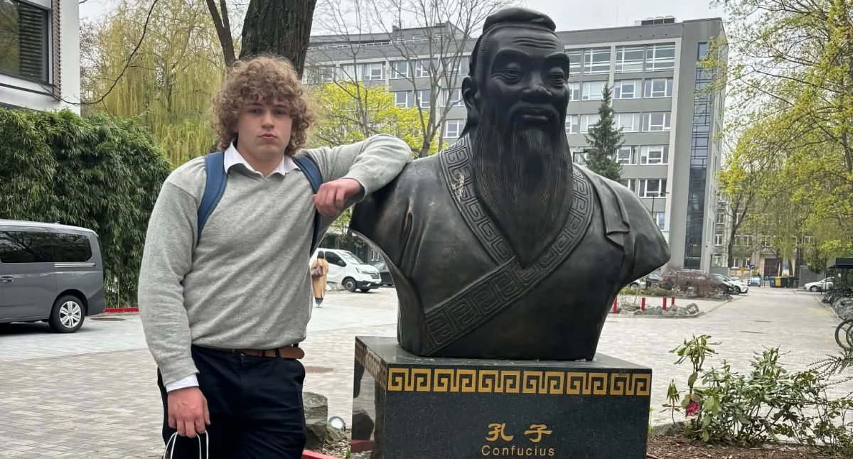 Edukacja, Bartłomiej Pardo finalistą Olimpiady Wiedzy Afryce sukces ucznia Liceum Ogólnokształcące Eugeniusza Romera Rabce Zdroju - zdjęcie, fotografia