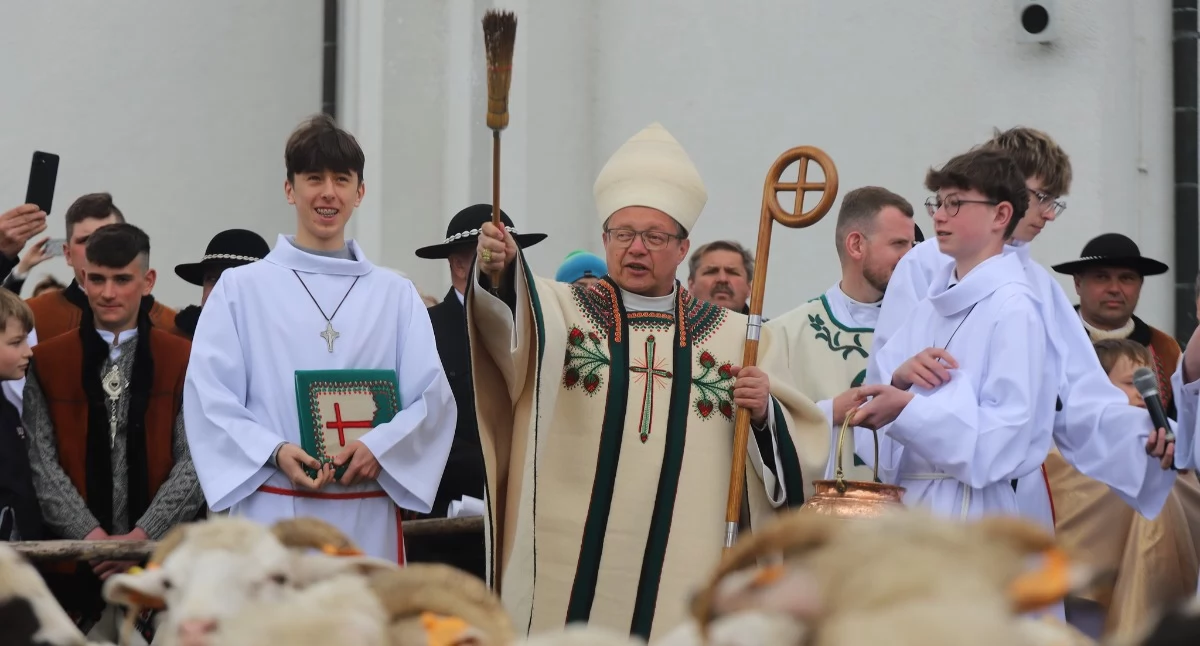 Religia, Święto Bacowskie Ludźmierzu kardynał Grzegorz pobłogosławił baców - zdjęcie, fotografia