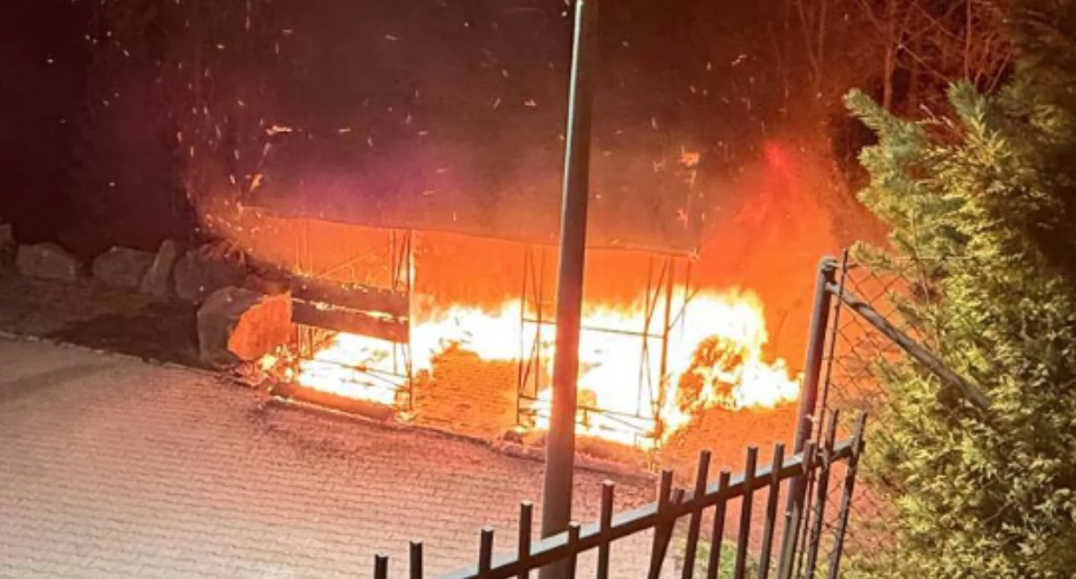 Pożary, Pożar budynku gospodarczego Kościelisku - zdjęcie, fotografia