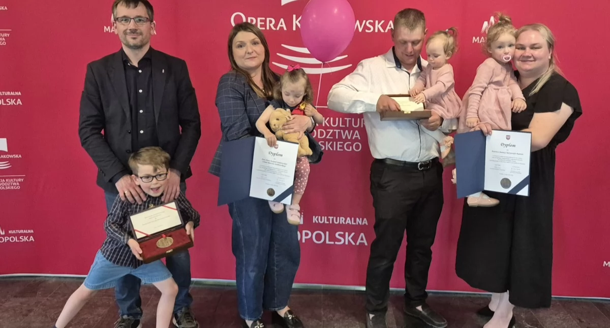 Ludzie, „Polonia Minor” dwóch rodzin zastępczych Powiatu Tatrzańskiego - zdjęcie, fotografia