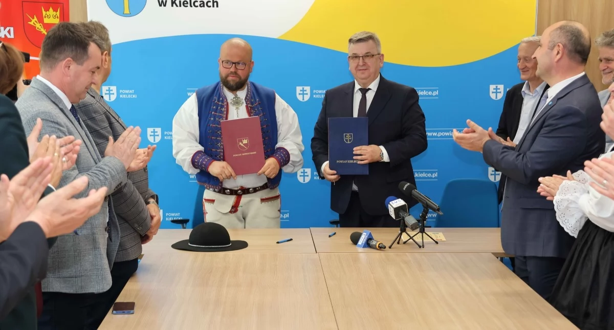 Samorząd, Powiat Nowotarski Powiat Kielecki rozpoczynają współpracę podpisano porozumienie samorządów - zdjęcie, fotografia