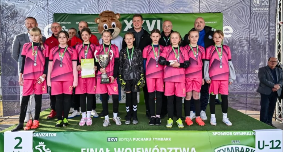Piłka nożna, Piłkarska Gminy Wyżna młode zawodniczki powalczą krajowy sukces Warszawie - zdjęcie, fotografia