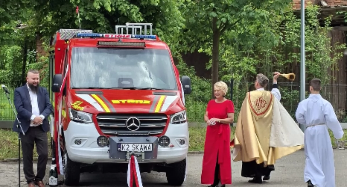 Różne, Iskra uroczyście poświęcona podczas uroczystości lecia Skawa - zdjęcie, fotografia
