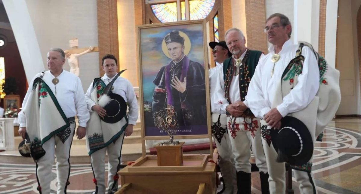 Religia, Wprowadzenie relikwii Józefa Stanka Świątyni Opatrzności Bożej Warszawie - zdjęcie, fotografia