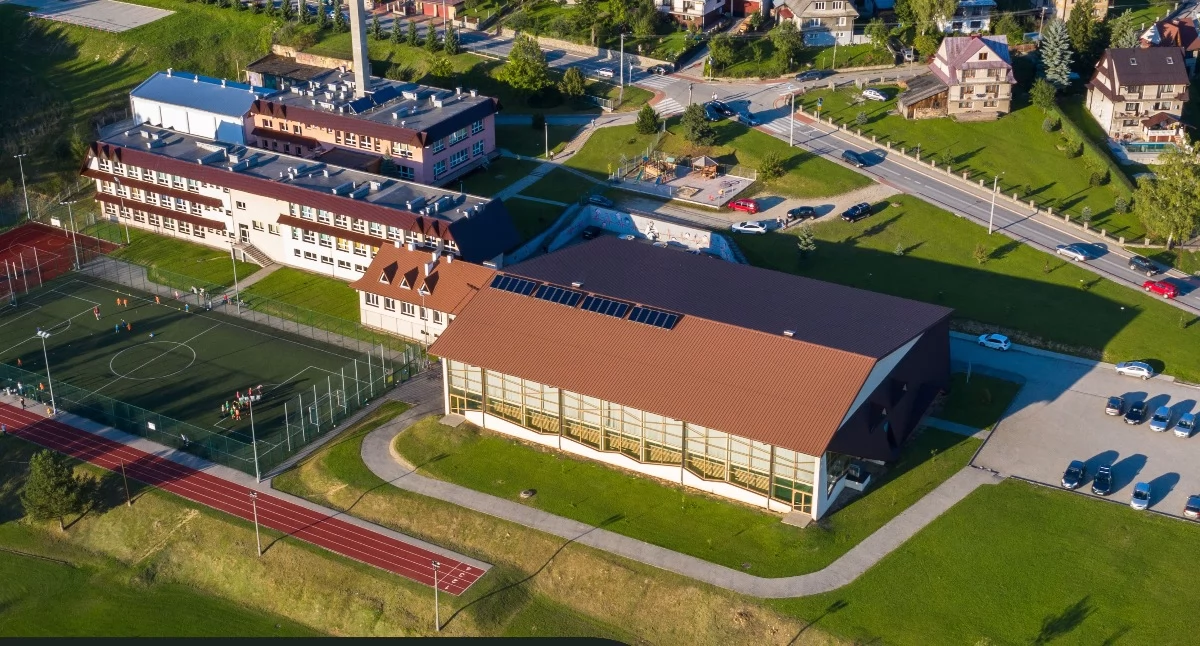 Inwestycje, Ponad Gminy Czorsztyn w Maniowach powstanie obiekt sportowy miejsce schronienia mieszkańców - zdjęcie, fotografia