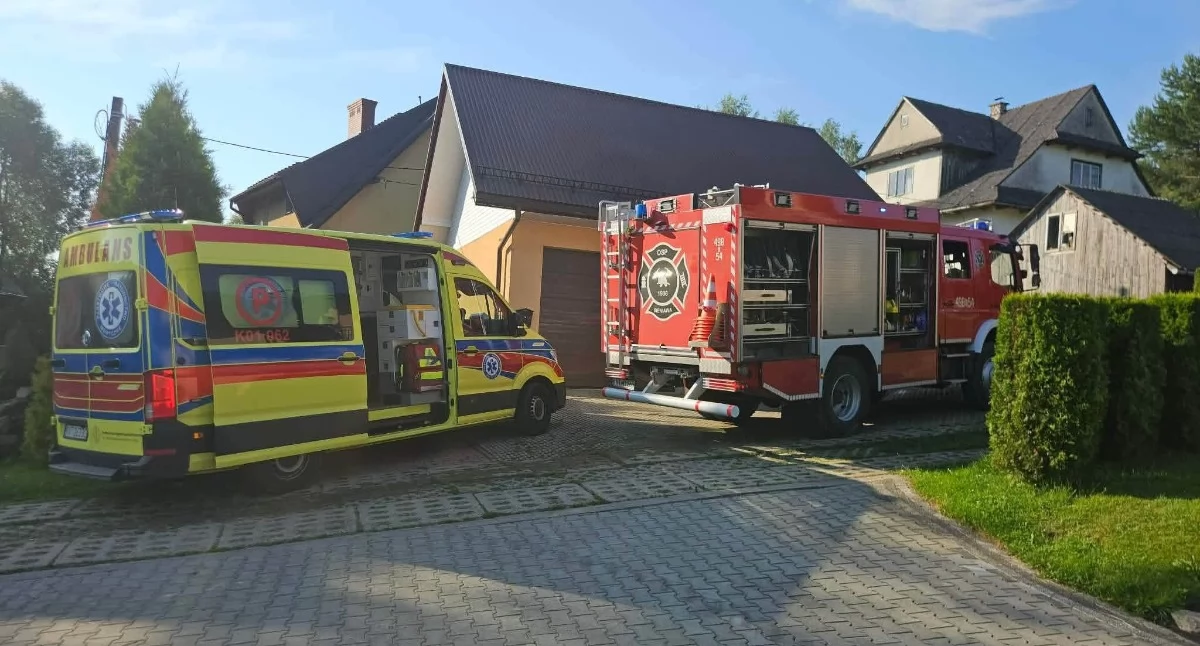 Akcje ratunkowe, kontaktu mieszkańcem postawił służby konieczne było siłowe otwarcie mieszkania Sieniawie - zdjęcie, fotografia
