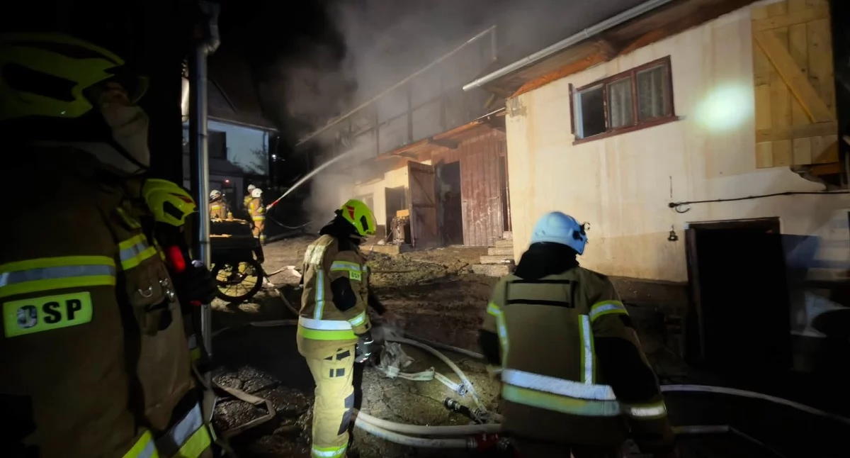 Pożary, druhów Falsztyn pomoc rodziny poszkodowanej pożarze - zdjęcie, fotografia