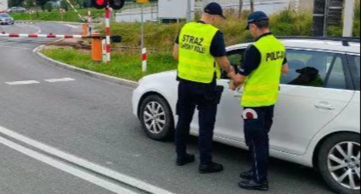Informacje 112, Kontrole przejeździe Chabówce Policja przypominały bezpieczeństwie - zdjęcie, fotografia