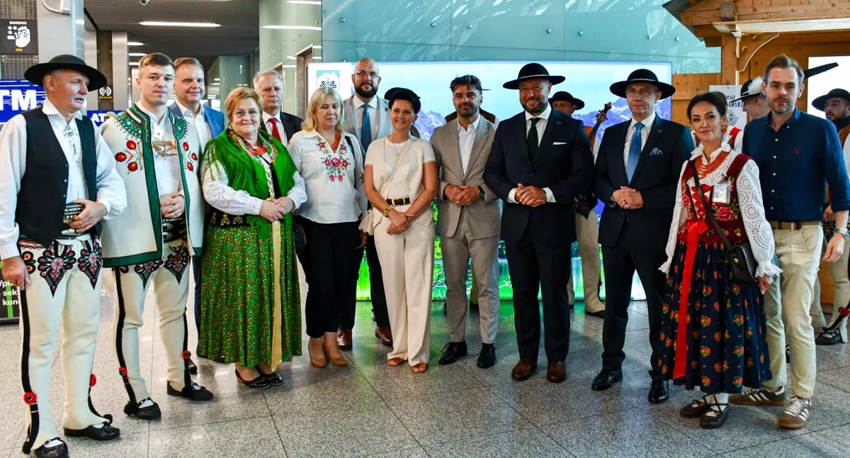 Folklor, Powiat Tatrzański inauguruje promocję regionu Kraków Airport Kierunek Małopolska - zdjęcie, fotografia