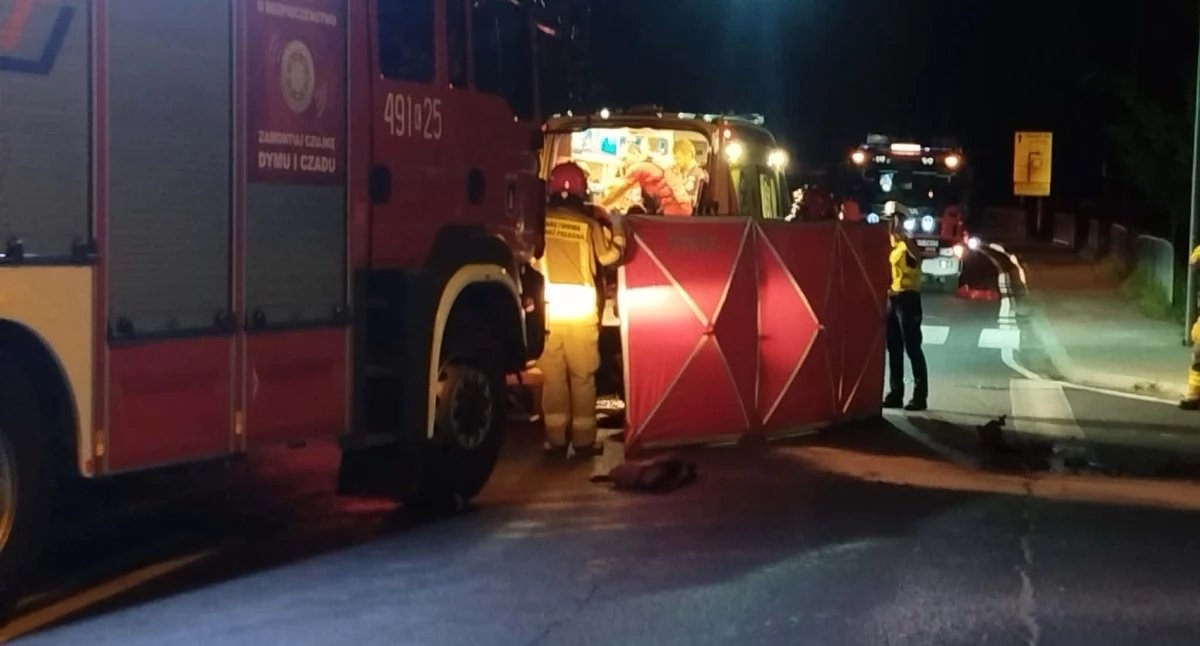 Wypadki, Policjanci ustalili wstępny przebieg zdarzenia Motocyklista poważnymi obrażeniami trafił szpitala - zdjęcie, fotografia