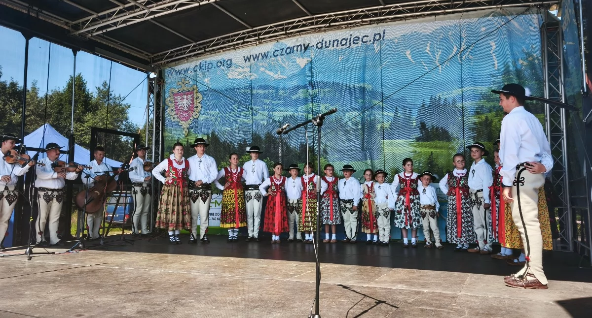 Festyny i pikniki, Góralskie Śpasy Podczerwonem przyciągnęły mieszkańców gości folklor strażacy sport muzyka - zdjęcie, fotografia